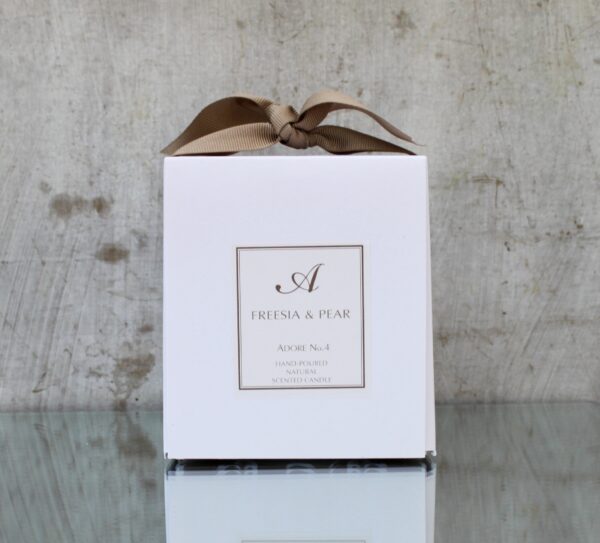 No.9 Jasmine & Cedarwood Soy Candle
